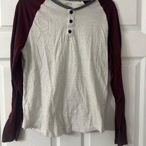 Old Navy Men's Maroon and Light Gray Long Sleeve Henley